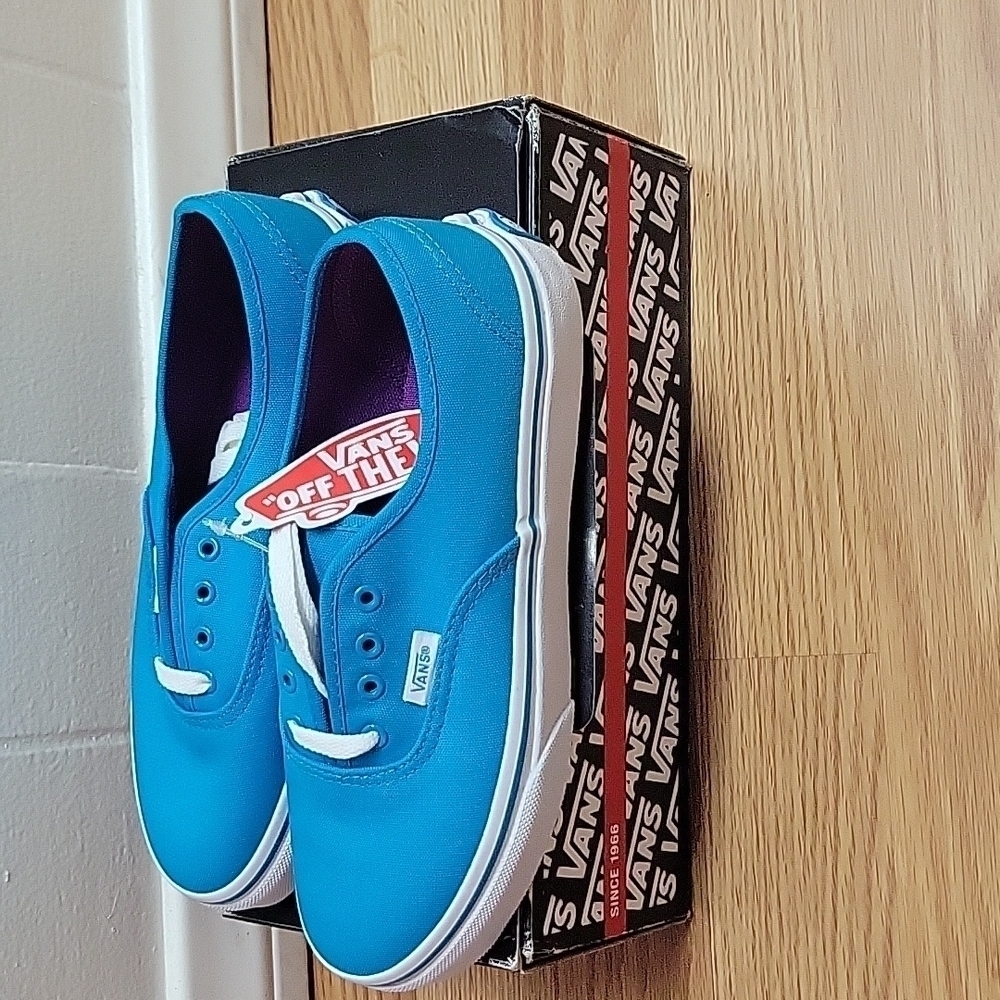 Vans hawaiian Ocean size 2 sneakers